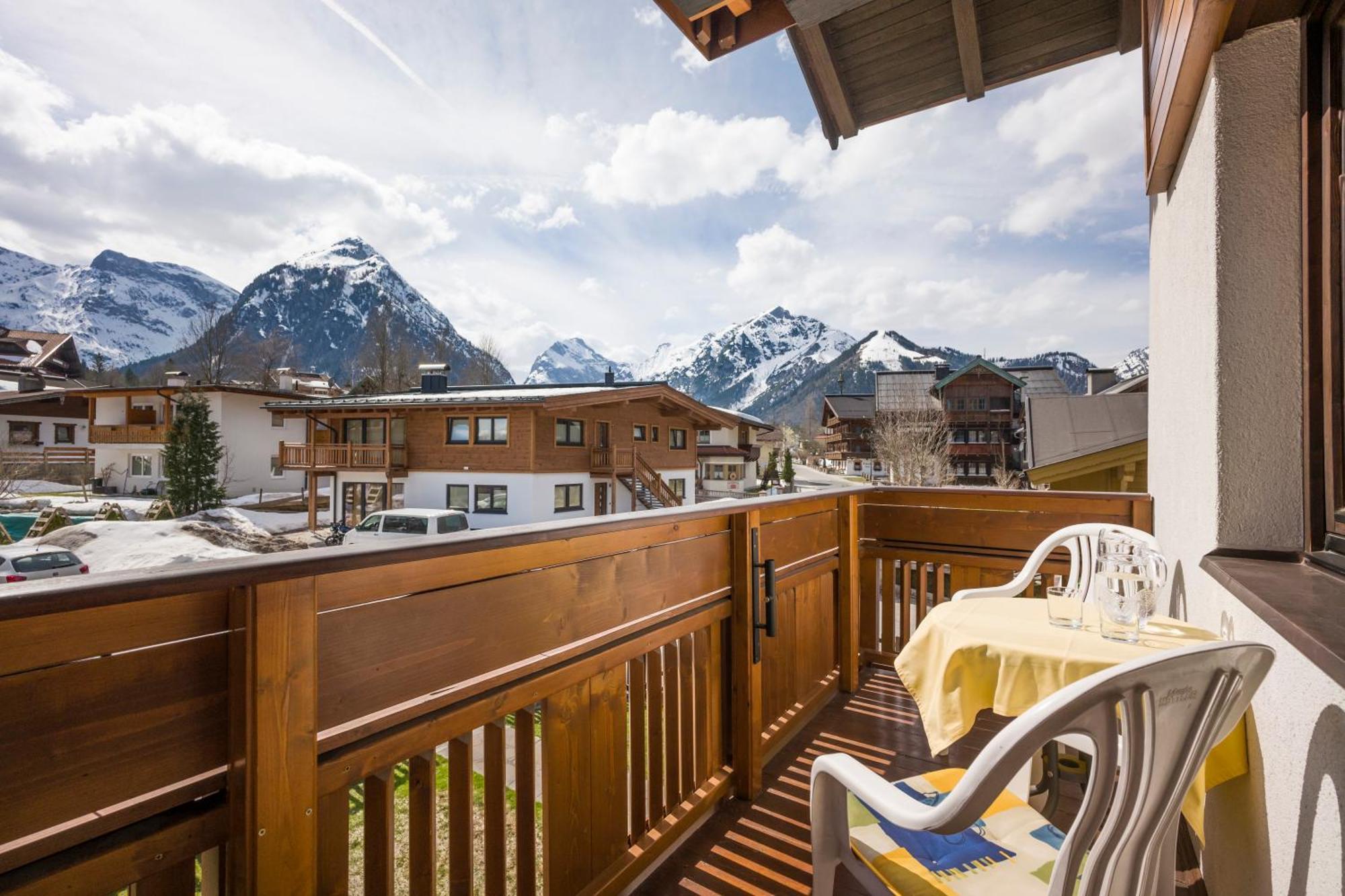 Bed and Breakfast Haus Kirchmaier Pertisau Exterior foto